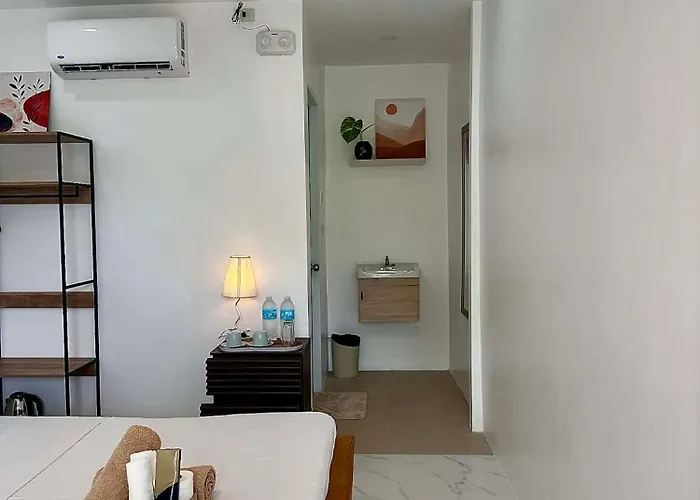 Apartment La Concepcion Cove Garden
